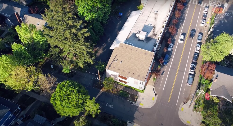 More Photos Of 3829-3843 NE Tillamook St, Portland Office For Lease