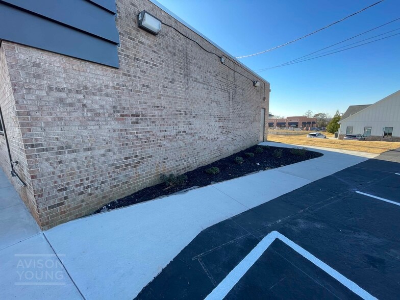 More Photos Of 5055 Old Buncombe Rd, Greenville Storefront Retail Office For Lease