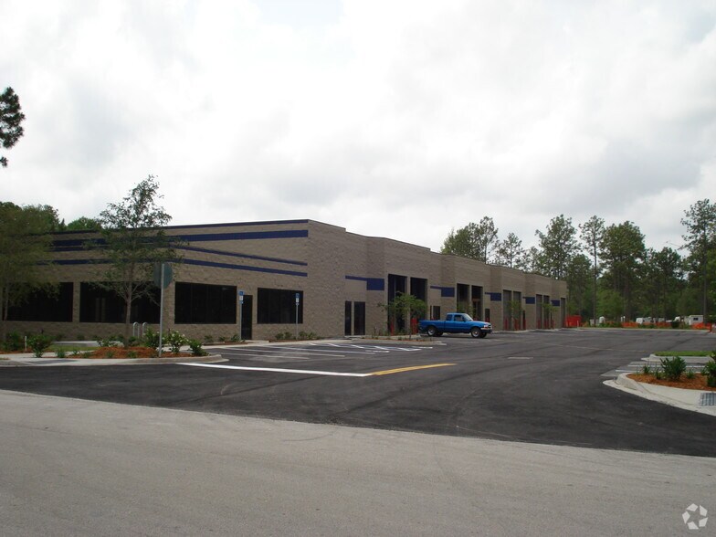 More Photos Of 6970 Business Park Blvd, Jacksonville Warehouse For Lease