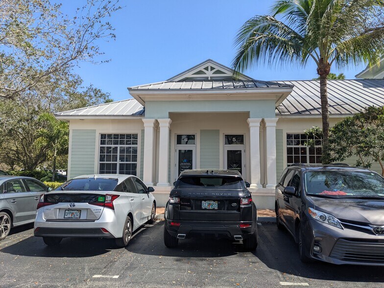 More Photos Of 1931 Commerce Ln, Jupiter Office For Sale