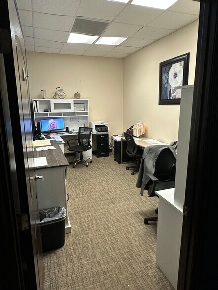More Photos Of 10501 S Orange Ave, Orlando Light Manufacturing For Sale