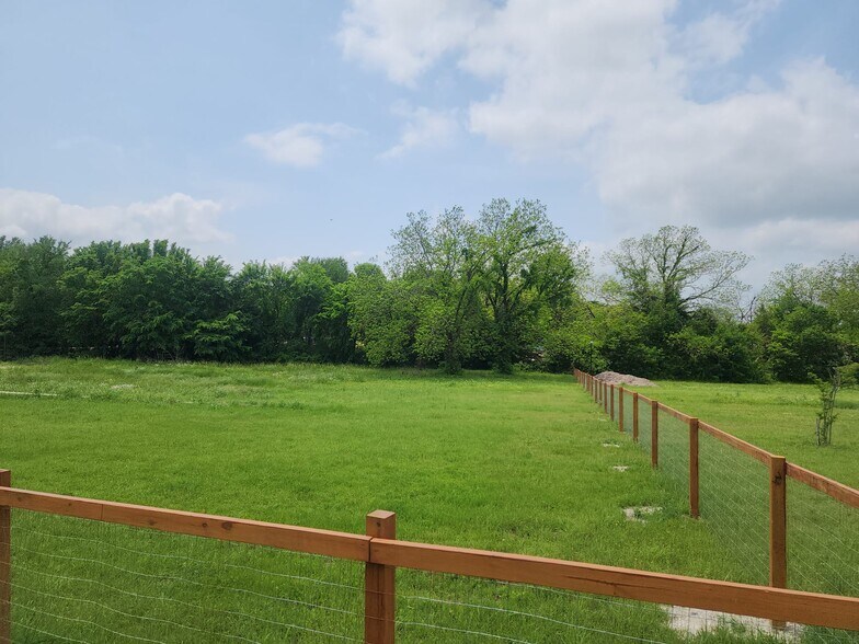 More Photos Of 2895 County Road 341, McKinney Land For Lease