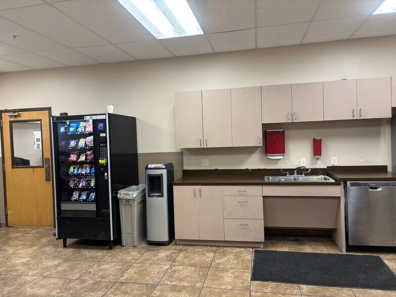 More Photos Of 11105-11119 Landmark 35 Dr, San Antonio Warehouse For Lease