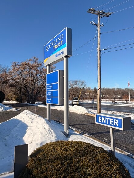 More Photos Of 1168 Lakeview Ave, Dracut Freestanding For Lease