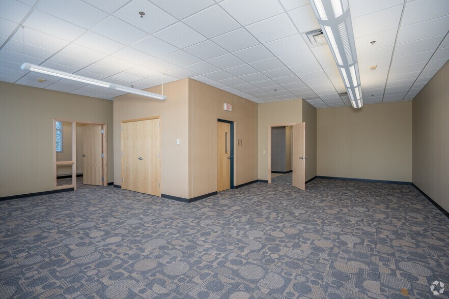 More Photos Of 2361 W Highway 36, Roseville Office For Lease