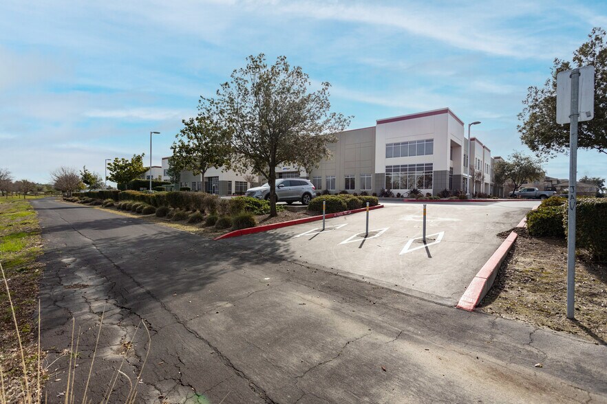 More Photos Of 4750-4794 Duckhorn Dr, Sacramento Research And Development For Lease