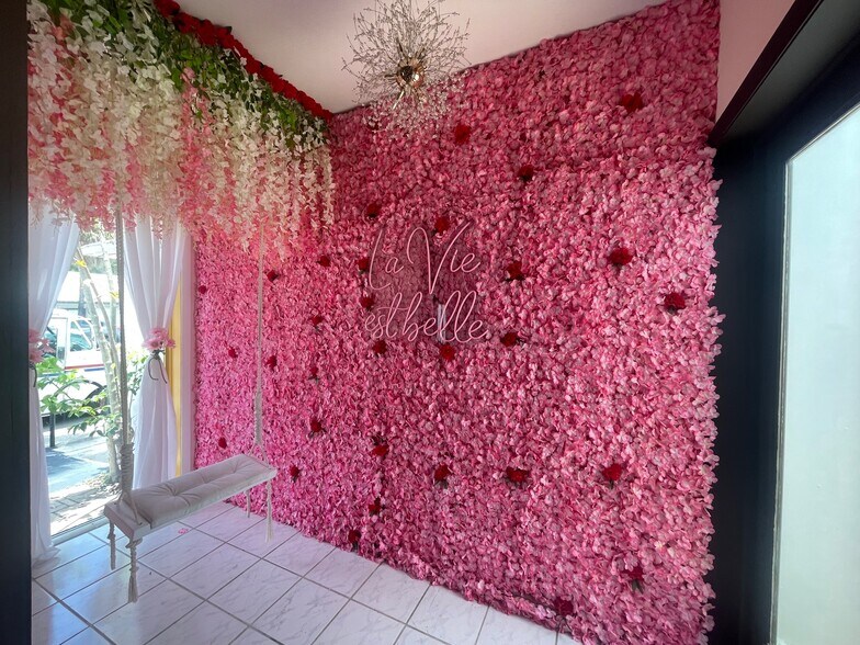 More Photos Of 1517 E Las Olas Blvd, Fort Lauderdale Bar For Lease