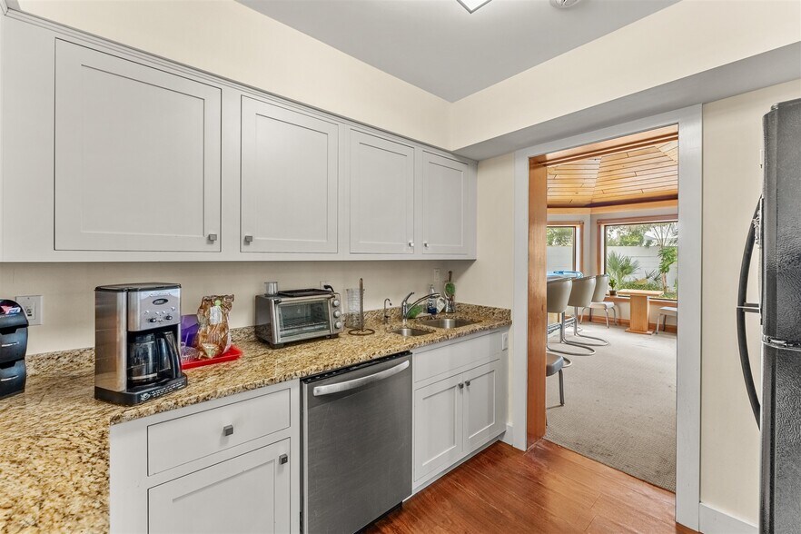 More Photos Of 525 N Harbor City Blvd, Melbourne Office For Sale