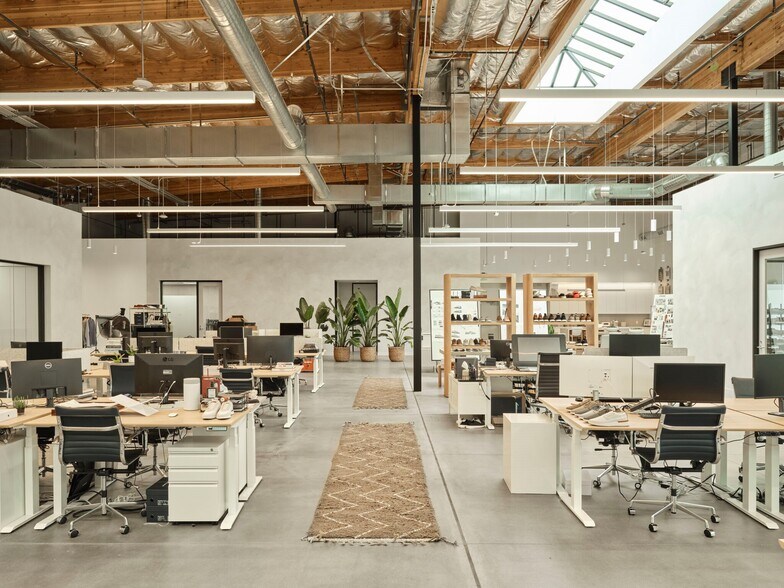 More Photos Of 800 S Pacific Coast Hwy, El Segundo Loft Creative Space For Lease