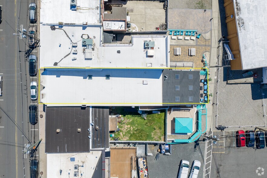 More Photos Of 32 Broad St, Keyport Bar For Sale