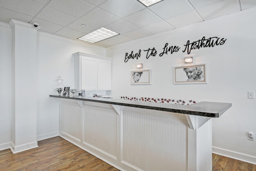 More Photos Of 19073 Interstate 45 S, Conroe General Retail For Lease