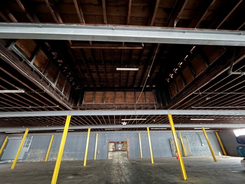 More Photos Of 285 W Trigg Ave, Memphis Manufacturing For Lease