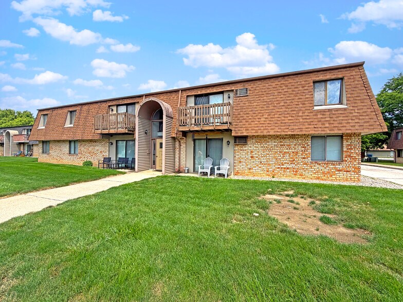 More Photos Of 535 Coyne St, Bourbonnais Apartments For Sale