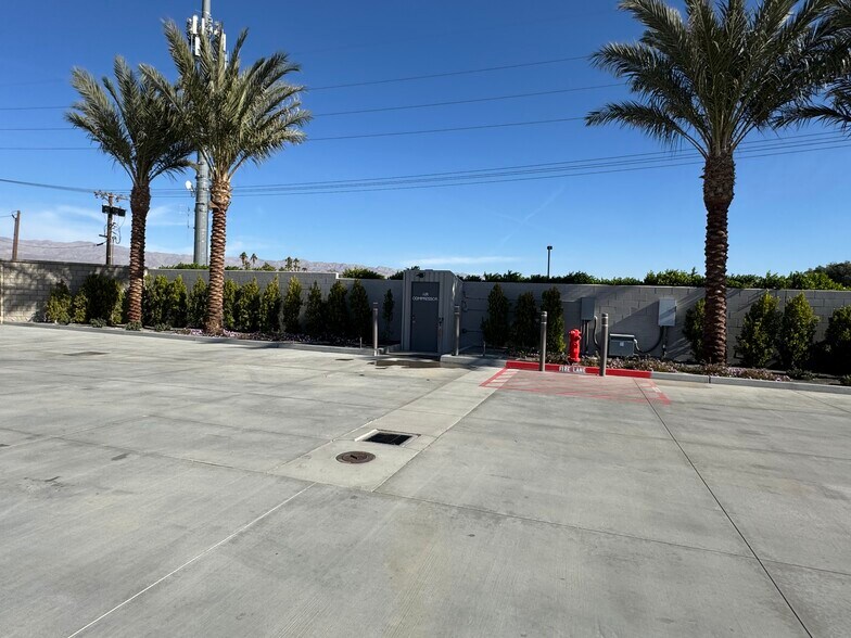More Photos Of 49751 Oates Ln, Coachella Parking Garage For Sale