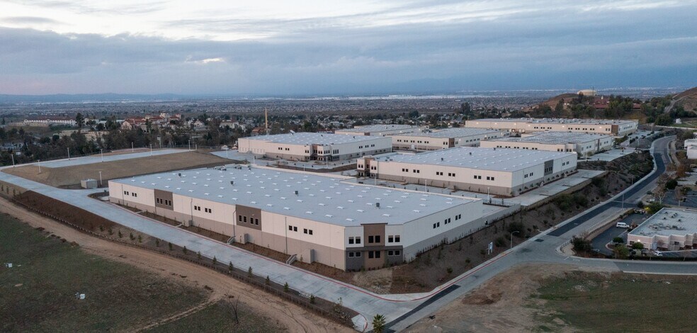 More Photos Of 3000 Horseless Carriage dr, Norco Unknown For Lease