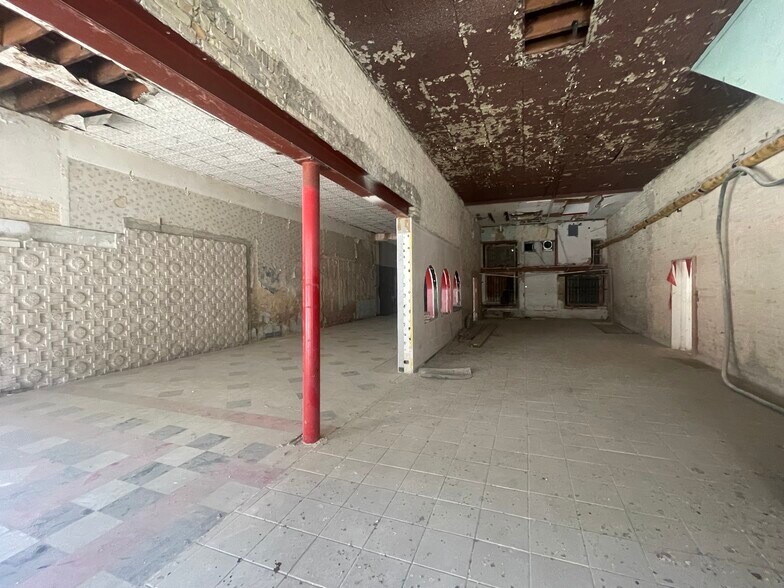 More Photos Of 327-331 W Commerce St, San Antonio Restaurant For Sale