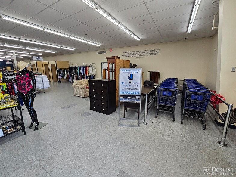 More Photos Of 6109 Houston Rd, Macon-Bibb Freestanding For Sale