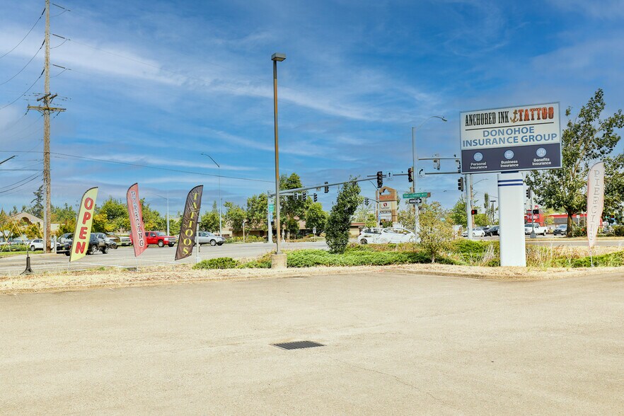 More Photos Of 107 W Q St, Springfield Office For Sale