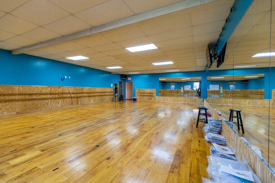 More Photos Of 232 N Main St, Mercersburg Storefront Retail Residential For Sale