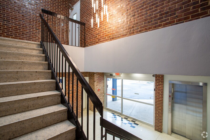 More Photos Of 6650 Browning Rd, Pennsauken Medical For Lease