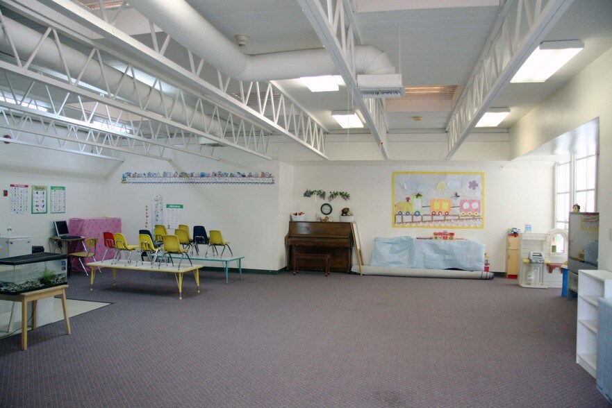 More Photos Of 2261 N Orange Olive Rd, Orange Religious Facility For Sale