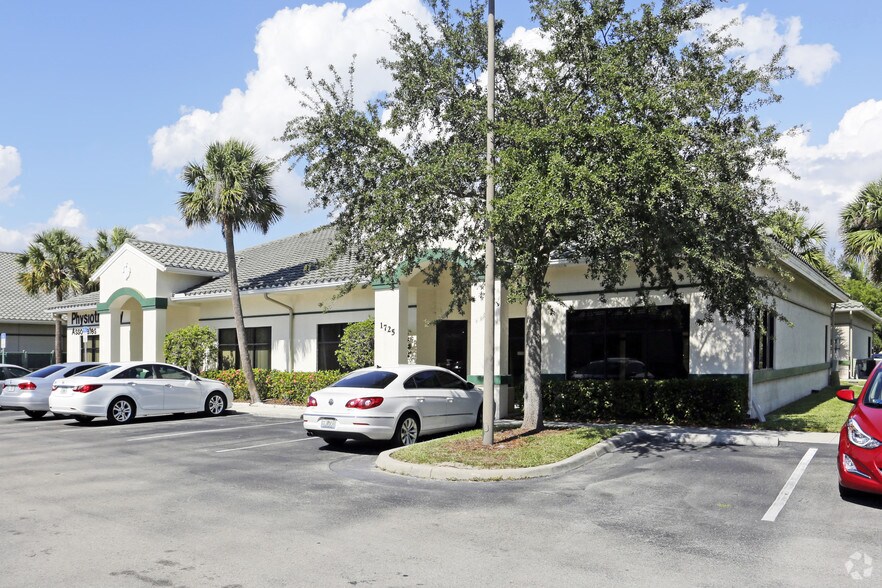 Primary Photo Of 1725 Heritage Trl, Naples Medical For Lease
