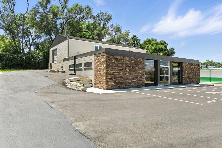 More Photos Of 2324 Vermillion St, Hastings Freestanding For Sale