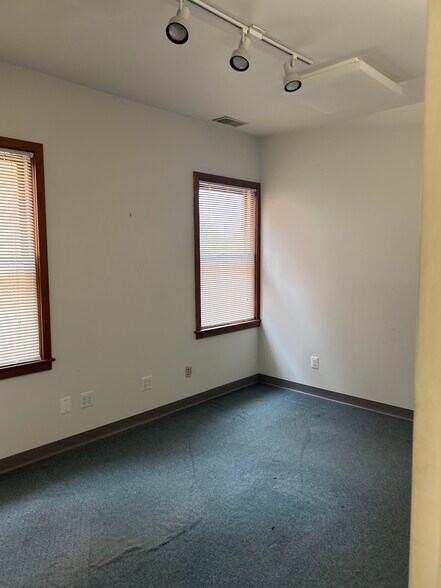 More Photos Of 83 Chestnut Rd, Paoli Office For Lease