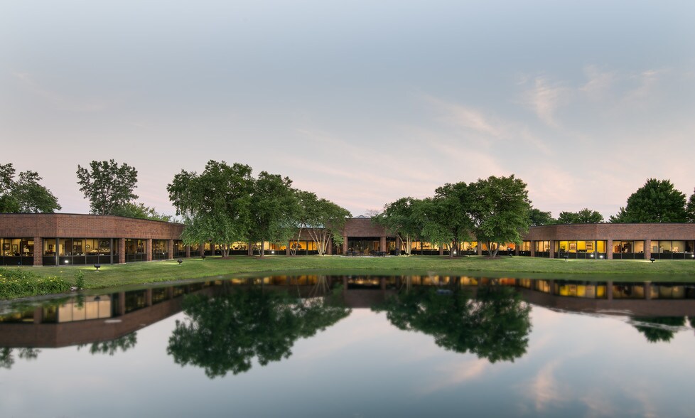 More Photos Of 250 N Patrick Blvd, Brookfield Office For Lease