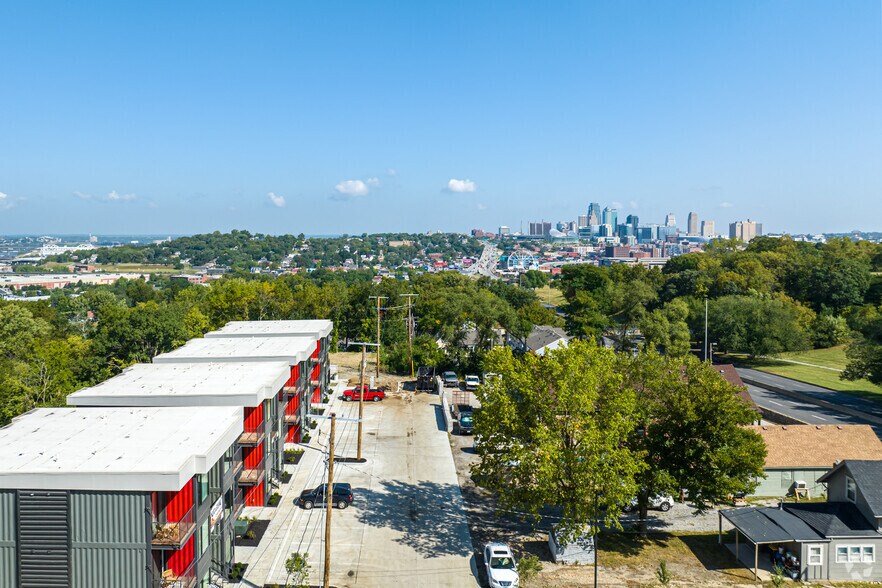 More Photos Of 2950 Summit St, Kansas City Apartments For Sale