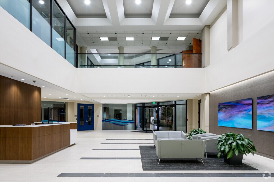 More Photos Of 20 N Orange Ave, Orlando Office For Lease