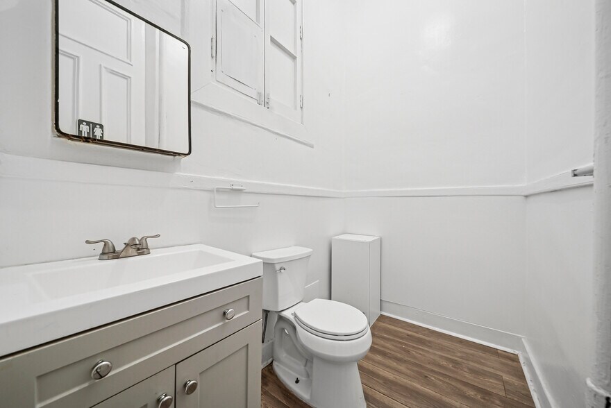 More Photos Of 84 Grove St, New York Apartments For Lease