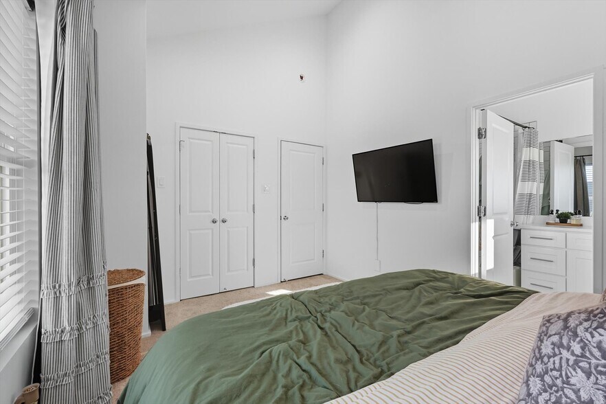 More Photos Of 5647 Live Oak, Dallas Apartments For Sale