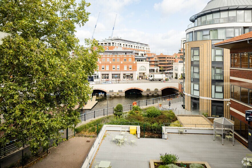 More Photos Of Bridge Ave, Maidenhead Coworking Space