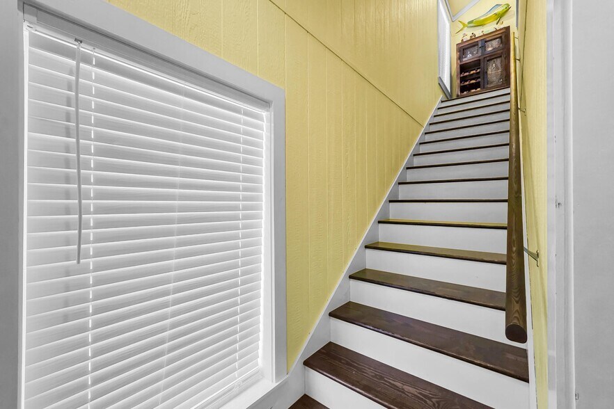 More Photos Of 2207 Nelson Avenue, Port Bolivar Healthcare For Sale