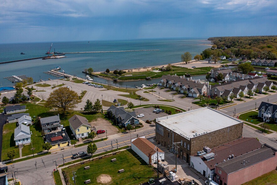 More Photos Of 42 W Spring St, Port Austin General Retail For Lease