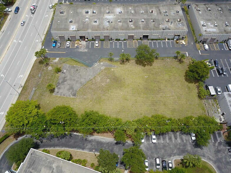 More Photos Of 2425 Andrews, Pompano Beach Showroom For Lease