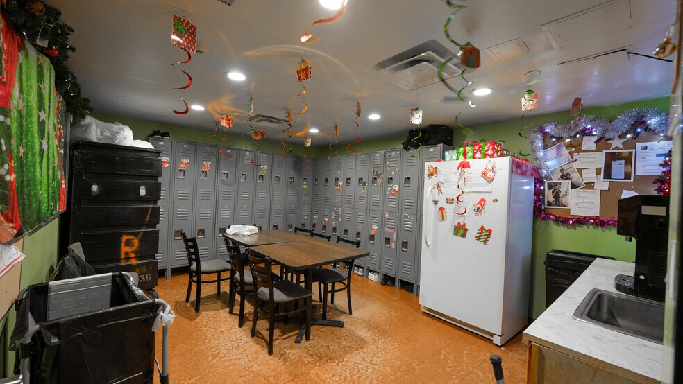 More Photos Of 324 W 44th St, New York Hotel For Sale