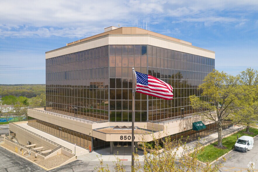 More Photos Of 8500 W 110th St, Overland Park Office For Lease