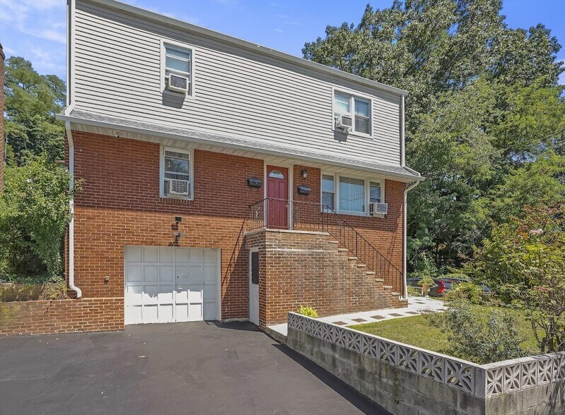 Primary Photo Of 25 Montague St, Yonkers Multifamily For Sale