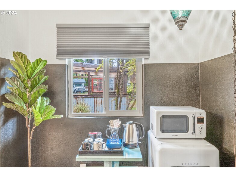 More Photos Of 1175 2nd St SE, Bandon Hotel For Sale