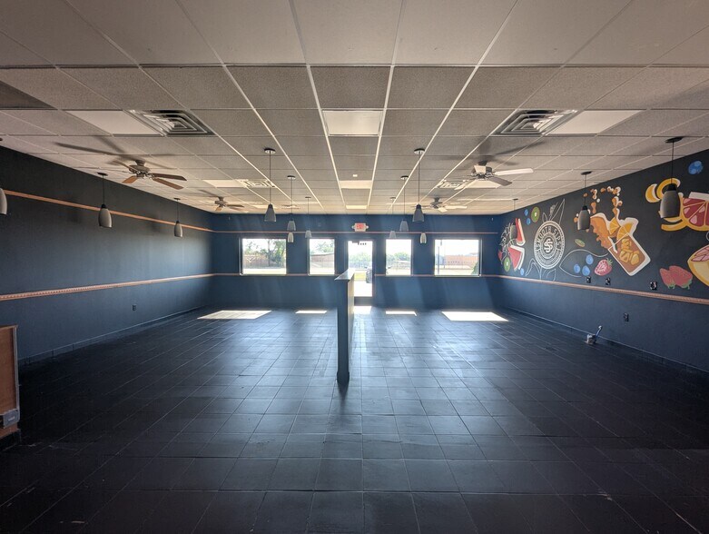 More Photos Of 407 S 4th St, Dunlap Storefront Retail Office For Sale