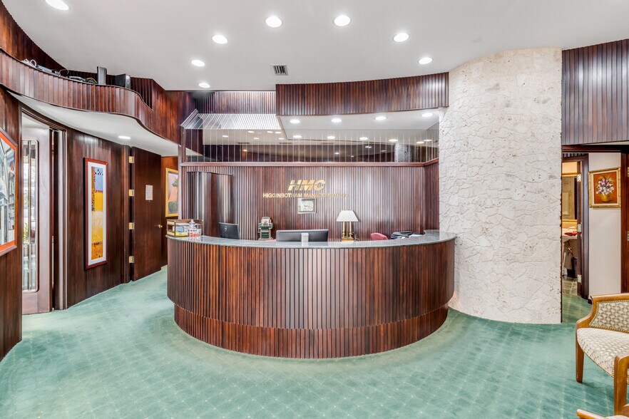 More Photos Of 100-104 Riverside Dr, New Smyrna Beach Office For Sale