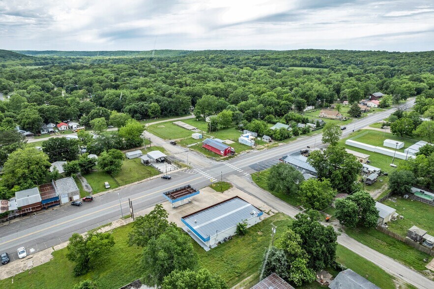 More Photos Of 101 S Main Street, Spavinaw Restaurant For Sale
