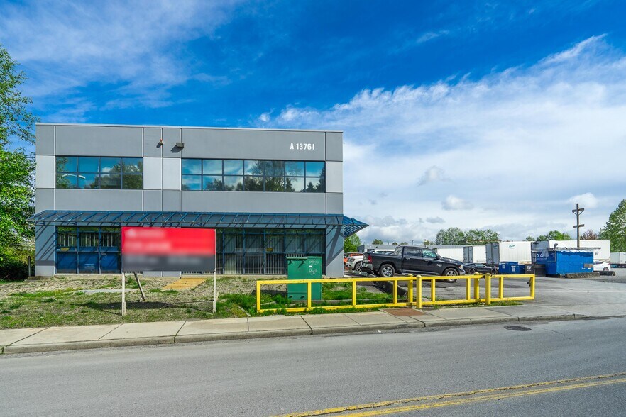 More Photos Of 13761 116 Ave, Surrey Flex For Lease