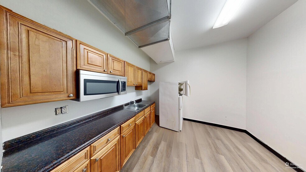 More Photos Of 2625 E 14th St, Brooklyn Office For Lease