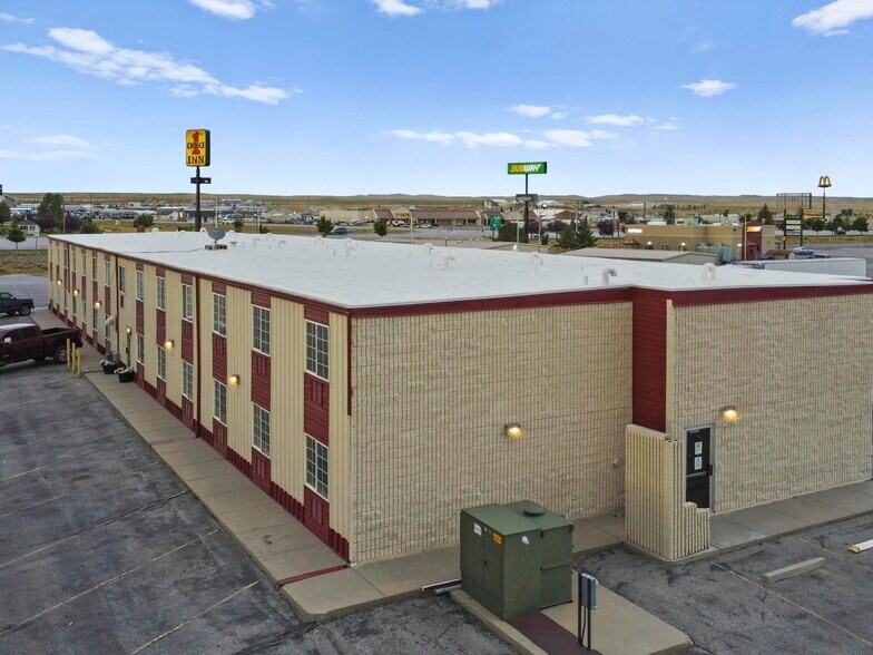 More Photos Of 1904 E Cedar St, Rawlins Hotel For Sale