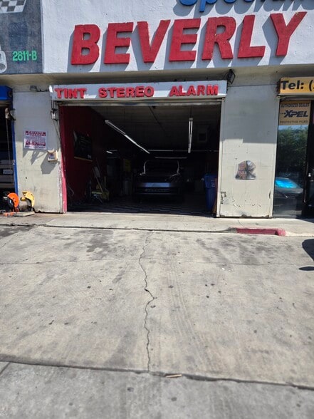 More Photos Of 2817-2819 Beverly Blvd, Los Angeles Bar For Lease