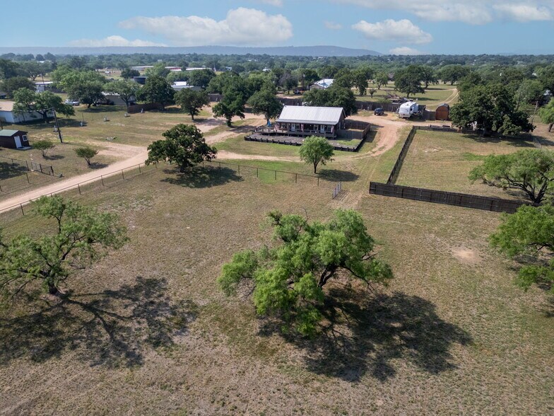 More Photos Of 310 Cortez Trl, Buchanan Dam Trailer Camper Park For Sale