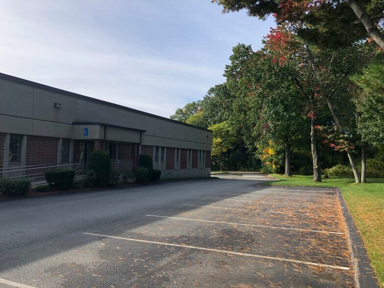 More Photos Of 755 Middlesex Tpke, Billerica Light Manufacturing For Lease